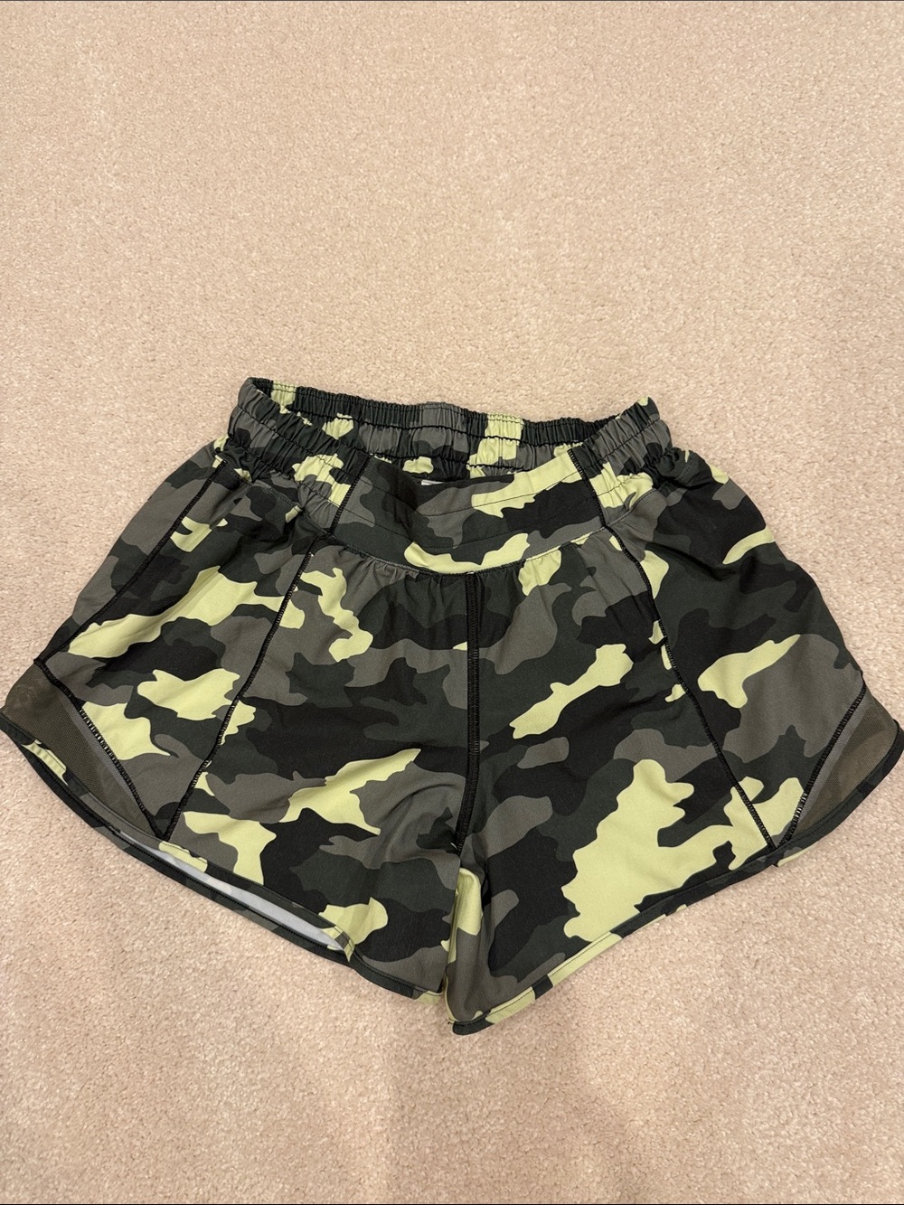 lululemon athletica Women's Camouflage Athletic Shorts - Green/Black
